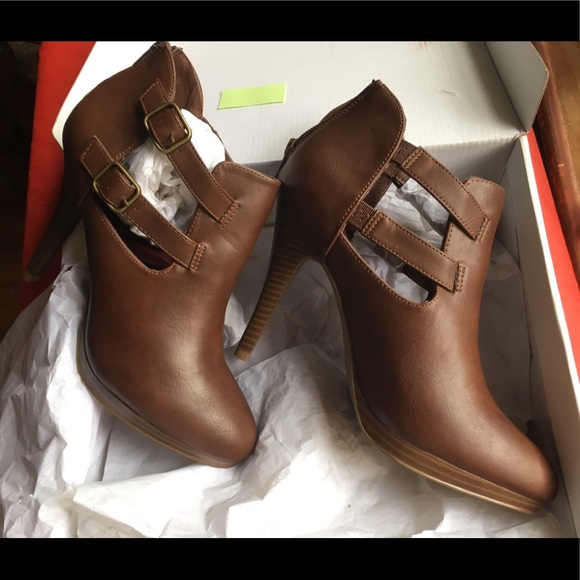 Style & Co. SARAAH sz 8.5 NWT Vegan Leather heels - Picture 3 of 6